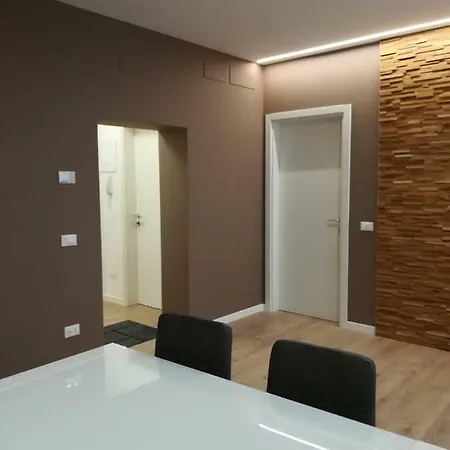 Apartamento Stradella S.corona 13 *